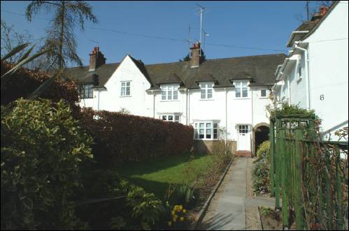 10-12 Creswick Walk